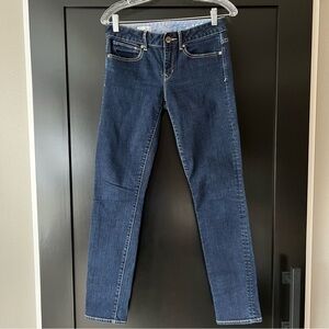 Gap 1969 forever skinny women’s size 26/2 dark rinse jeans